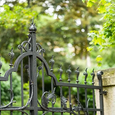 Penzion Dreibrunnen Gastehaus Im Luisenpark 3*
