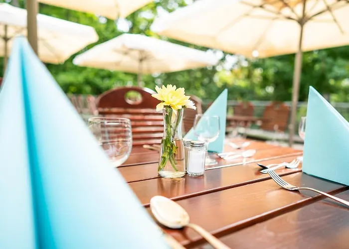 Konukevi Dreibrunnen Gastehaus Im Luisenpark Erfurt