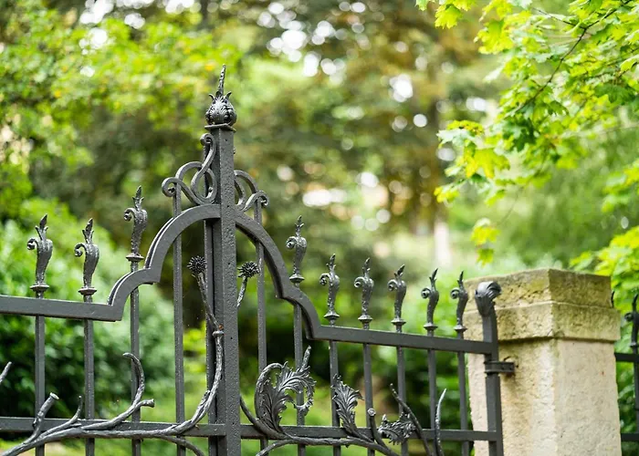 Konukevi Dreibrunnen Gastehaus Im Luisenpark 3*